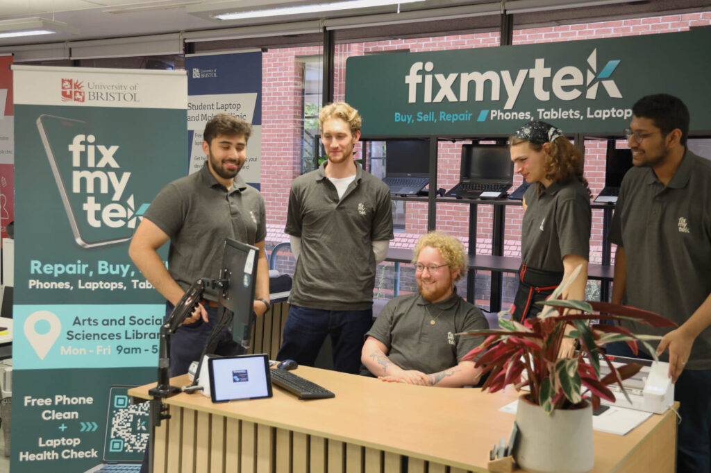 Photo of the FixMyTek team at bristol university shop.